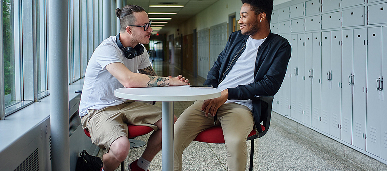 Five money mistakes to avoid in College Image